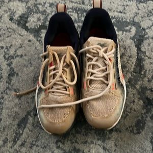 Bryce Harper metal cleats